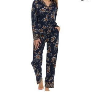 Vera Bradley Navy Floral Pajama 2 Piece Set Size XXL only